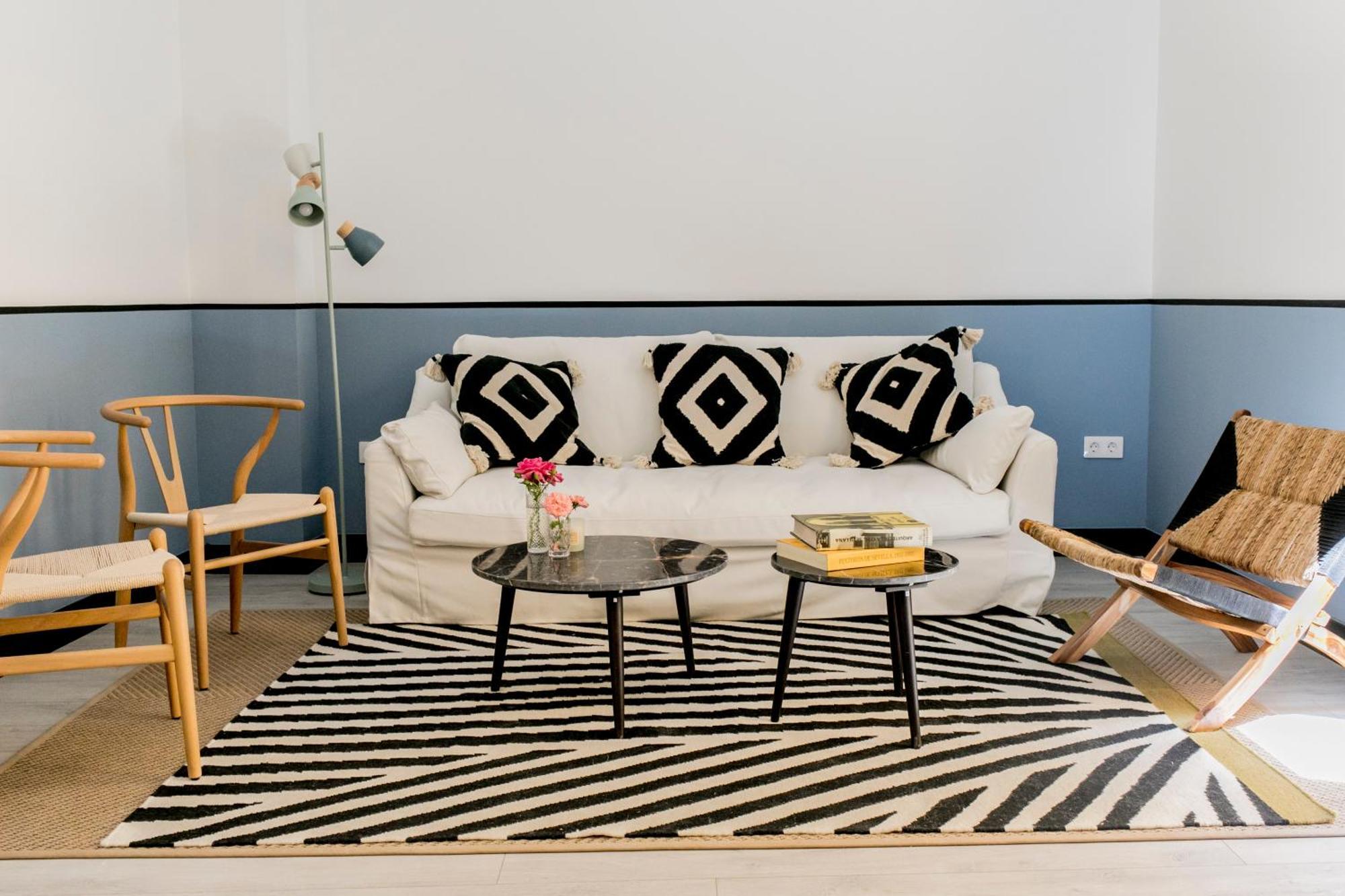 Pasaje Zamora Apartamentos セビリア 部屋 写真